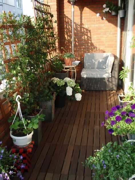  Upgrade Tampilan Rumah, Inspirasi 5 Desain Balkon Hijau ala Selebriti